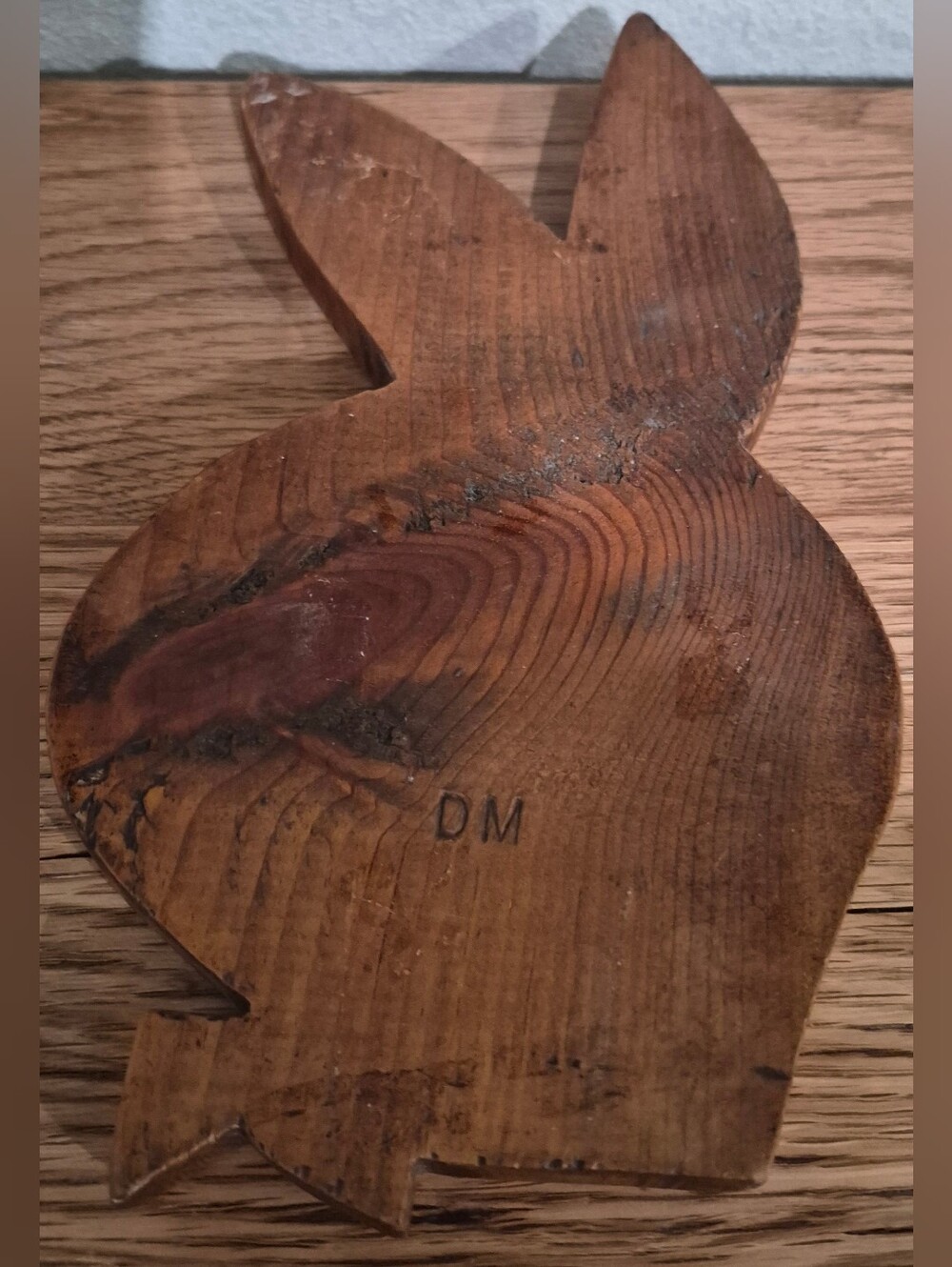 Handmade, Hand-cut wooden Plaque shaped in a iconic Bunny Silhouette - Picture 4 of 5